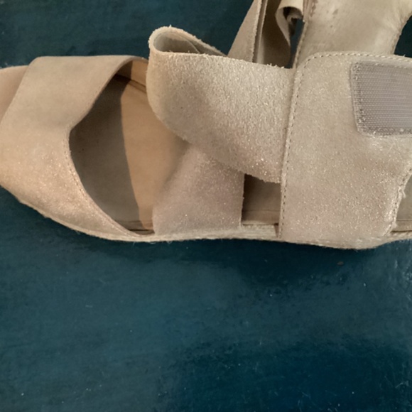 Shoes - Picture 11 of 16